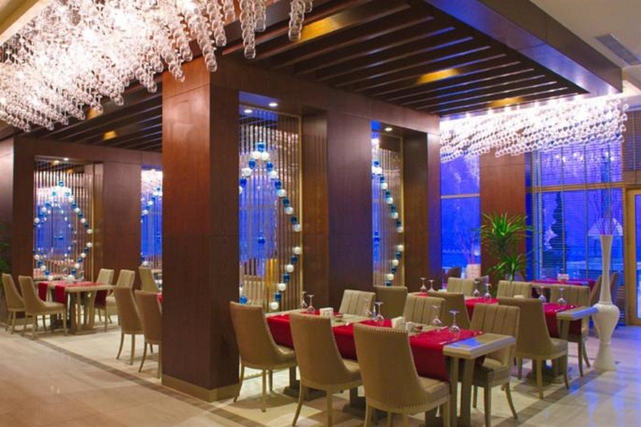 Qafqaz Tufandag Mountain Resort Hotel Gabala Esterno foto The restaurant