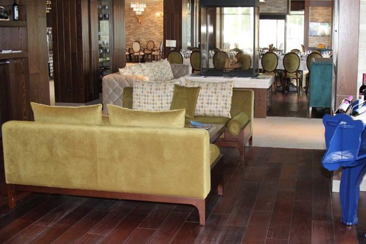 Qafqaz Tufandag Mountain Resort Hotel Gabala Esterno foto The interior of the restaurant
